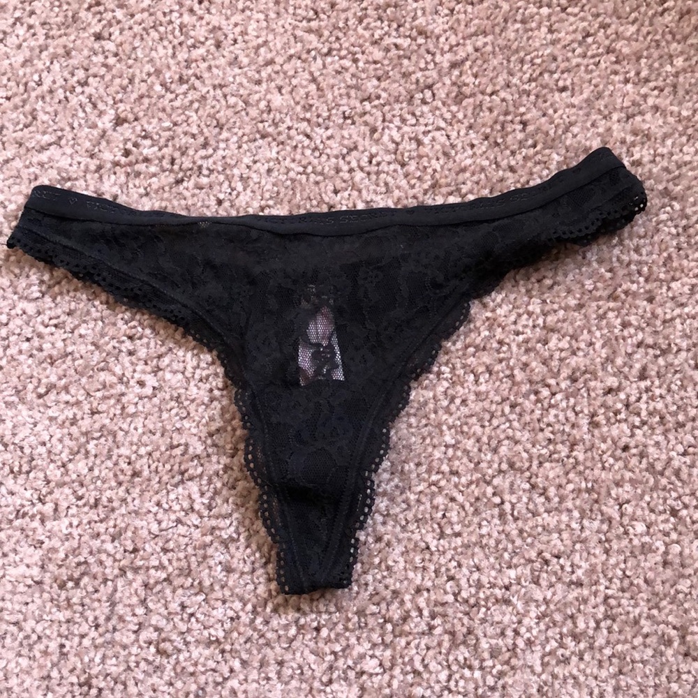 VS Lacey Thong Panty